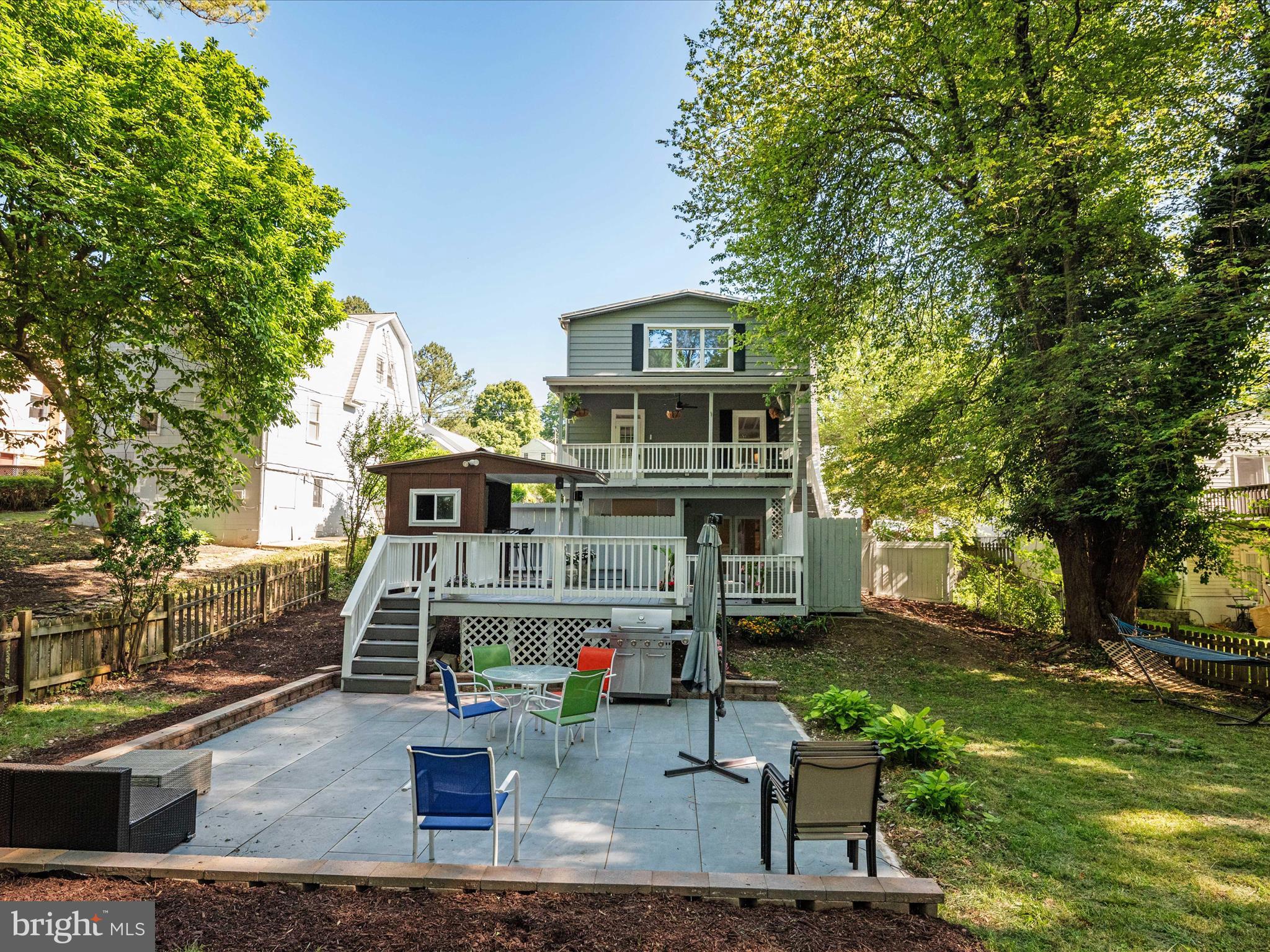 1119 Overbrook Road Baltimore, MD 21239 - Photo 5 of 72 a house view with a sitting space