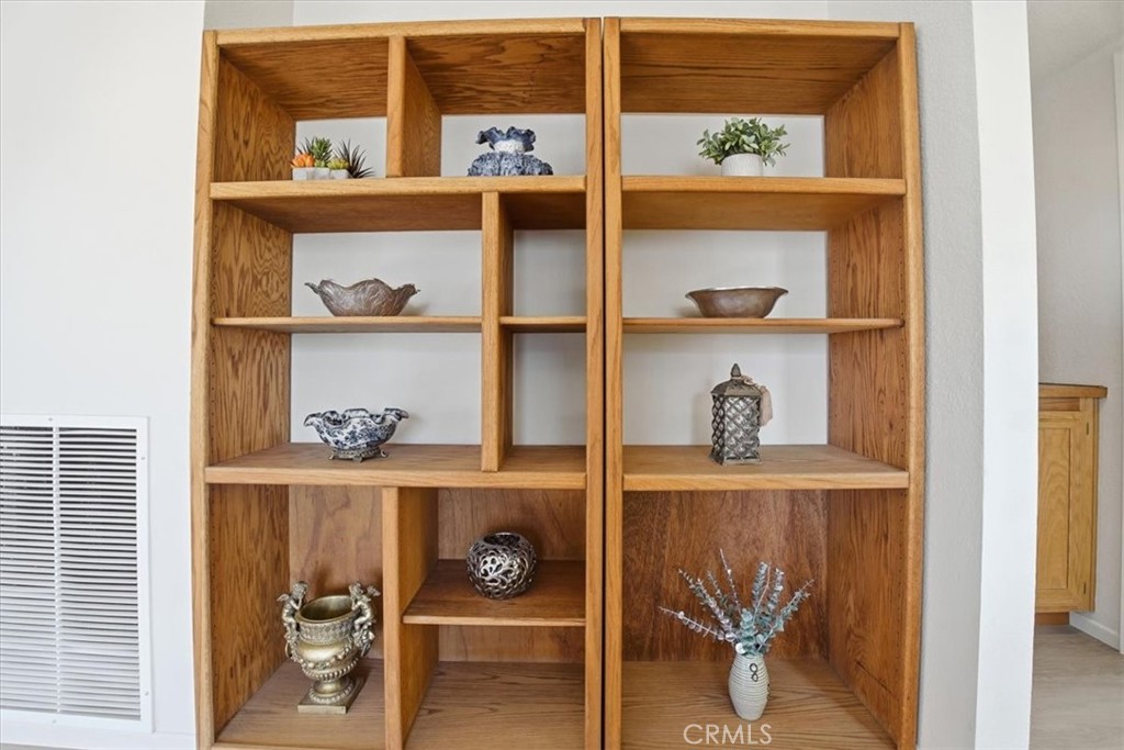 6721 Silver Oak Place Riverside, CA 92506 - Photo 33 of 58 Built in shelves