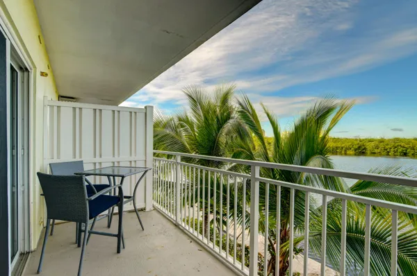 $4,000 | 6520 North Ocean Boulevard, Unit 240, Ocean Ridge, FL 33435