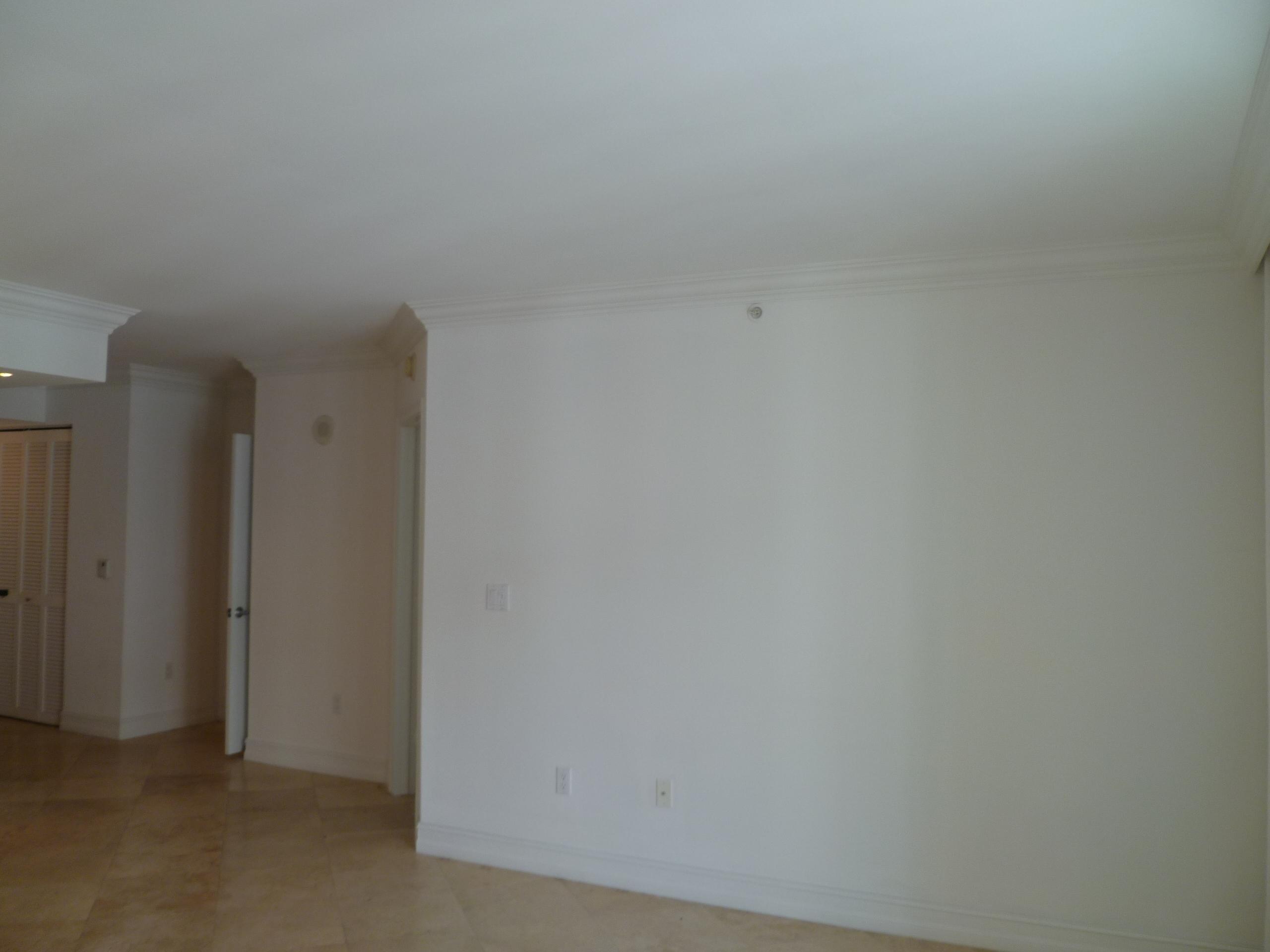 99 Southeast Mizner Boulevard, Unit 835 Boca Raton, FL 33432 - Photo 15 of 37 Living room
