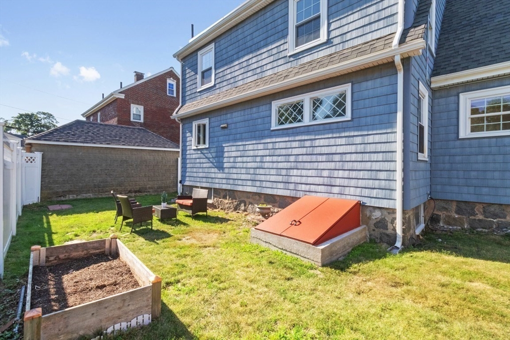 11 Bogandale Road Boston, MA 02132 - Photo 21 of 24