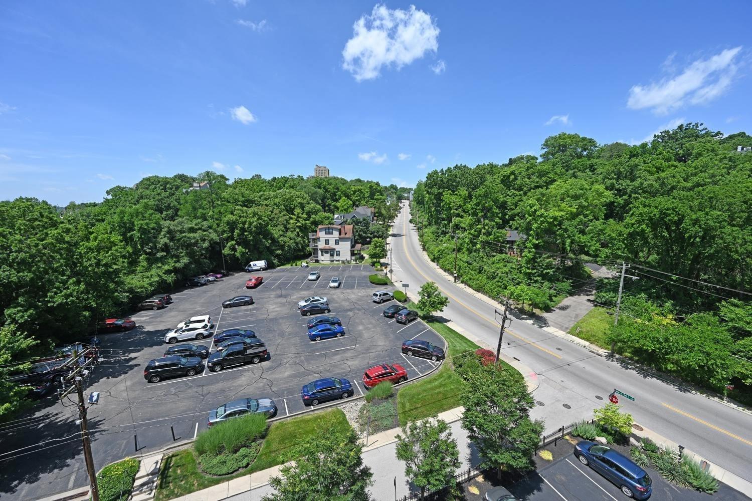 1815 William Howard Taft Road, Unit 810 Cincinnati, OH 45206 - Photo 23 of 26