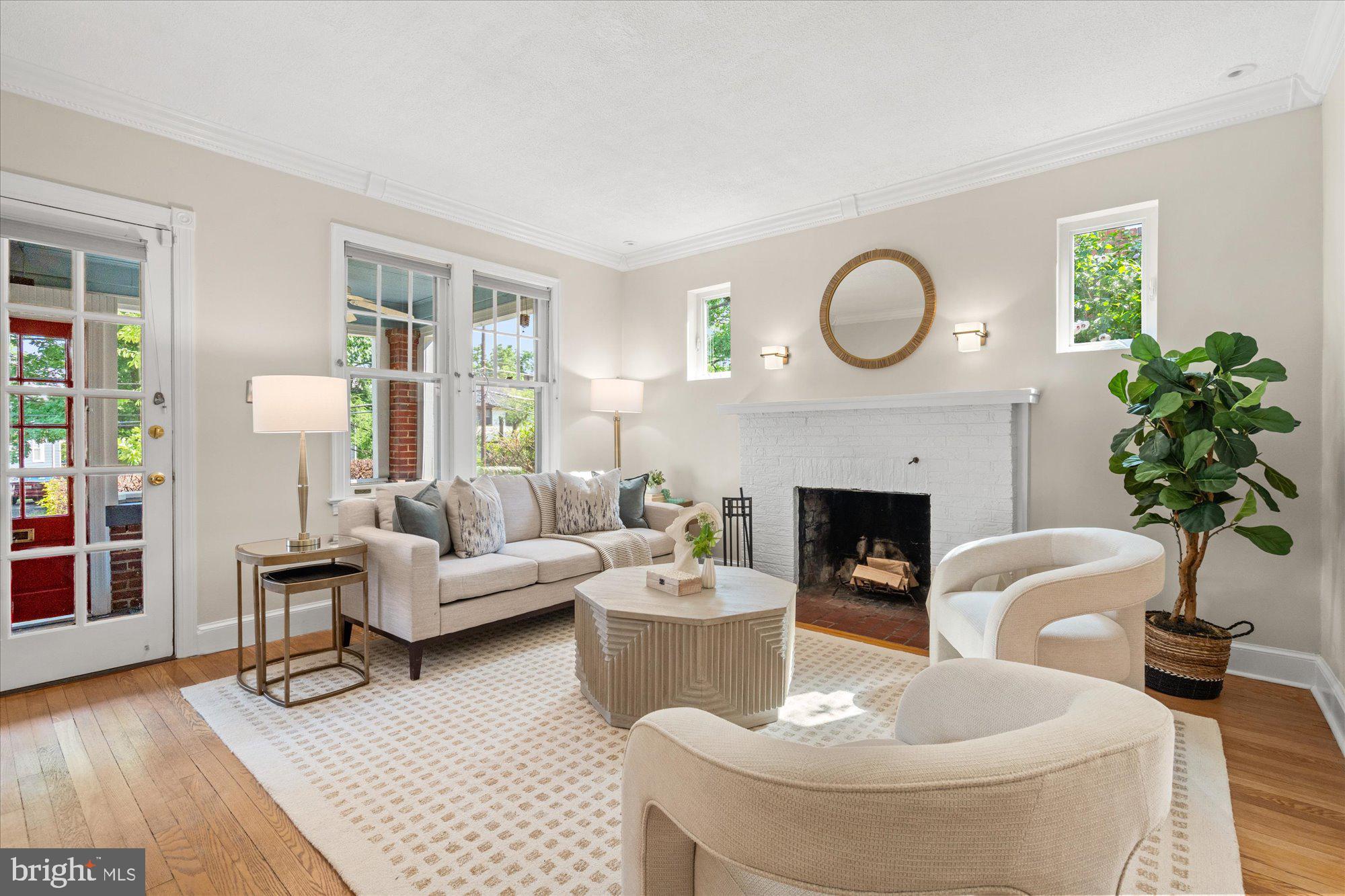 823 Bonifant Street Silver Spring, MD 20910 - Photo 6 of 42 Inviting front living room