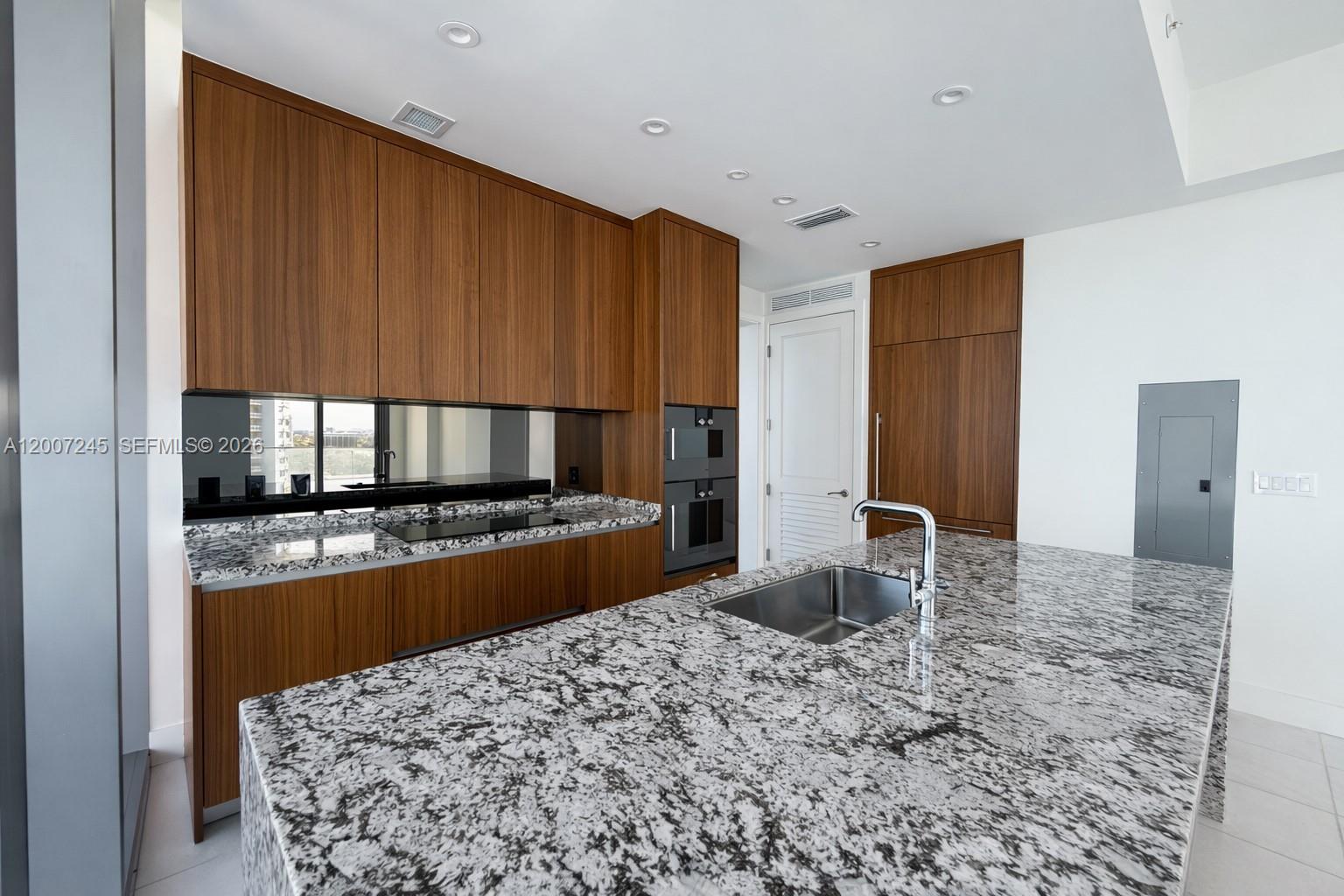 175 Southeast 25th Road, Unit 1204 Miami, FL 33129 - Photo 4 of 39