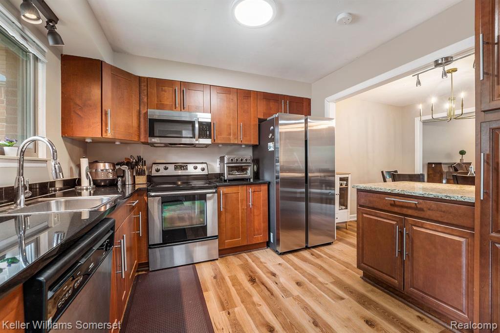 3914 Old Creek Road Troy, MI 48084 - Photo 5 of 16 Gallery Image 5