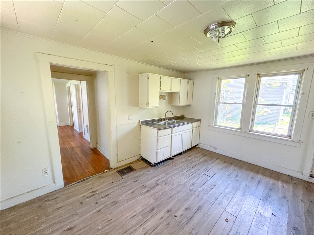 127 Weld Street Rochester, NY 14605 - Photo 7 of 14