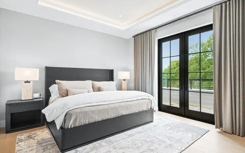 $2,600,000 | 148 Weston Road, Unit 304, Wellesley, MA 02482