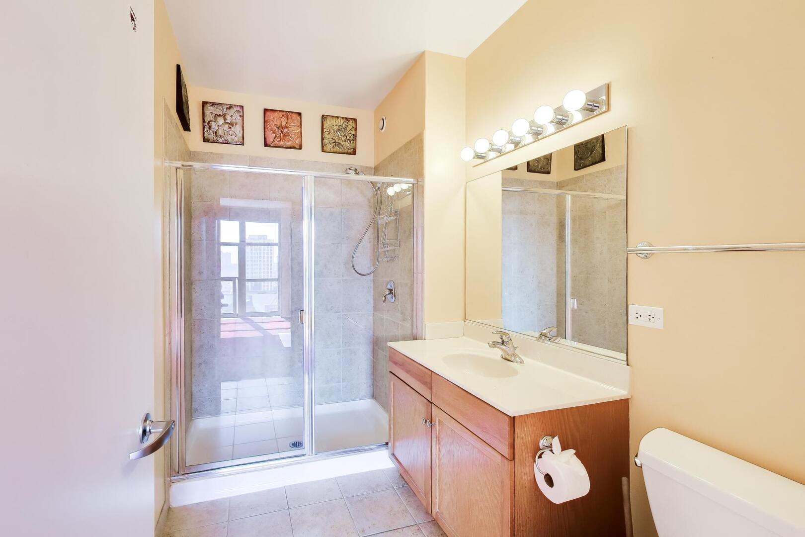 1101 South State Street, Unit 1307 Chicago, IL 60605 - Photo 20 of 31