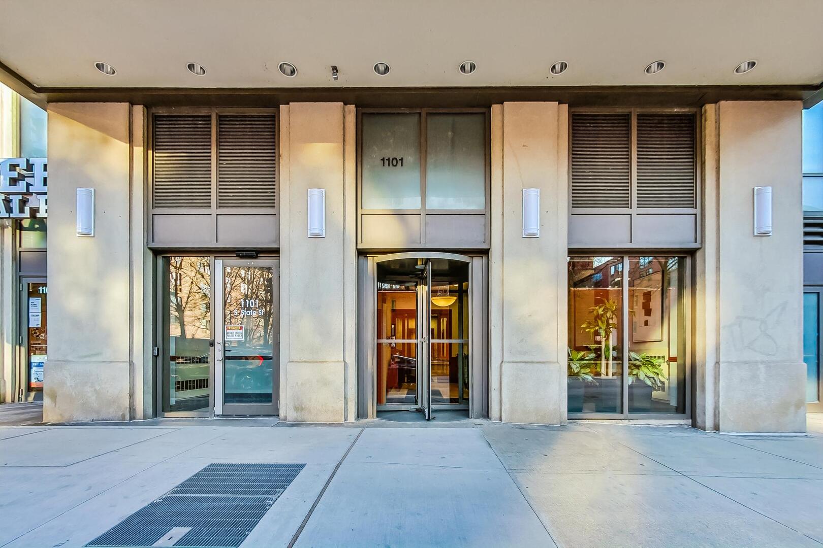 1101 South State Street, Unit 1307 Chicago, IL 60605 - Photo 5 of 31