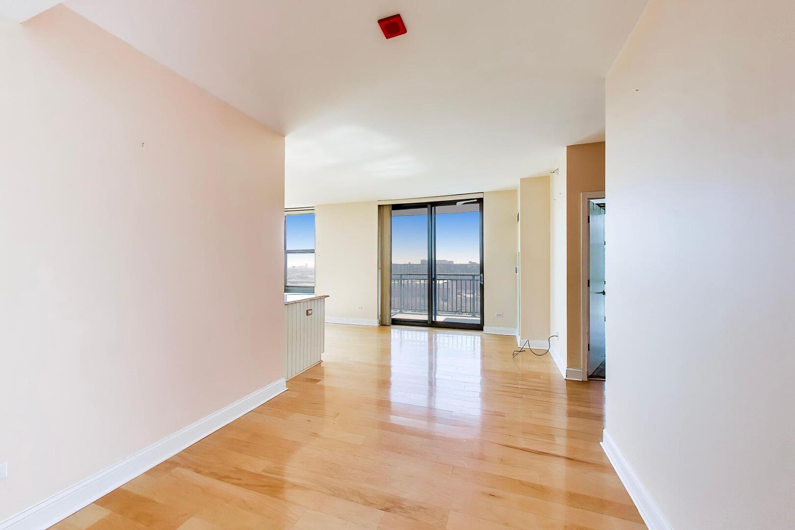 1101 South State Street, Unit 1307 Chicago, IL 60605 - Photo 7 of 31