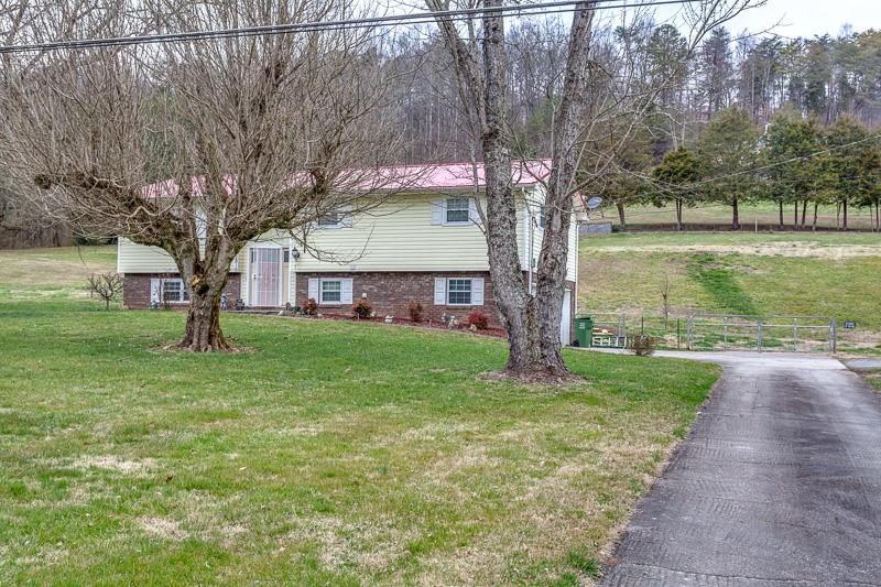 2915 East Raccoon Valley Drive Heiskell, TN 37754 - Photo 2 of 29 Gallery Image 2