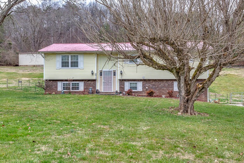 2915 East Raccoon Valley Drive Heiskell, TN 37754 - Photo 3 of 29 Gallery Image 3