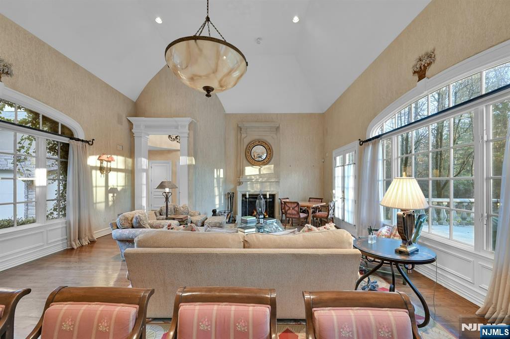 86 Fox Hedge Road Saddle River, NJ 07458 - Photo 21 of 44