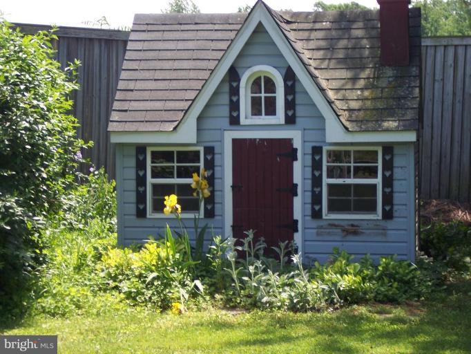 2305 Hunting Creek Road Huntingtown, MD 20639 - Photo 4 of 22 Shed