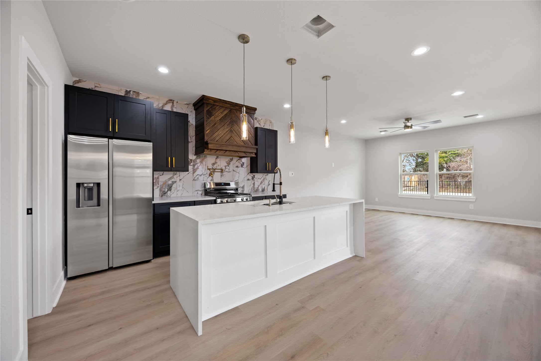 8310 Mariah Street, Unit A/B Houston, TX 77051 - Photo 8 of 36