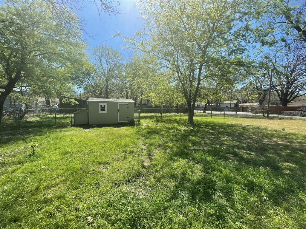1100 Poe Street Azle, TX 76020 - Photo 4 of 18