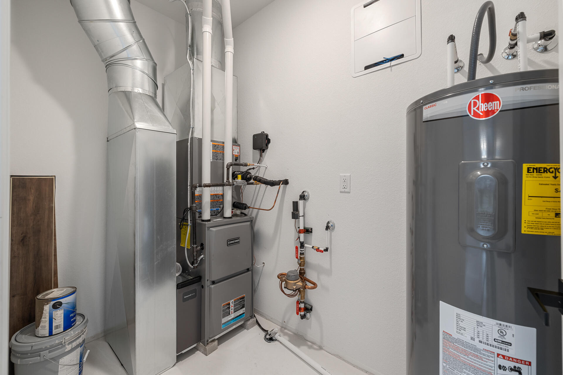 1867 Woodland Way, Unit 4214 Slinger, WI 53086 - Photo 14 of 58 23-Interior_1887 Woodland Way