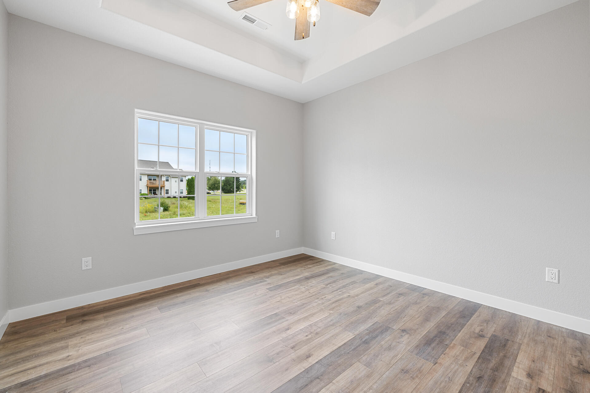 1867 Woodland Way, Unit 4214 Slinger, WI 53086 - Photo 22 of 58 13-Interior_1887 Woodland Way