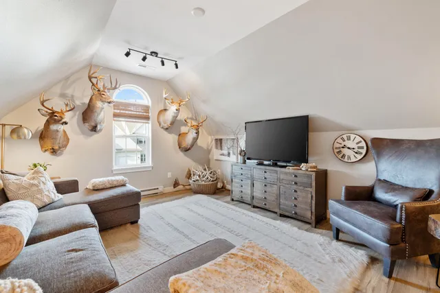 $2,495 | 1867 Woodland Way, Unit 4214, Slinger, WI 53086