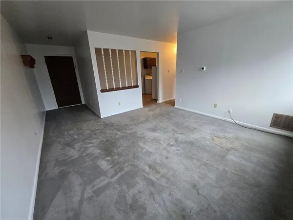 $775 | 210 5th Avenue, Unit 24, Elizabeth, PA 15037