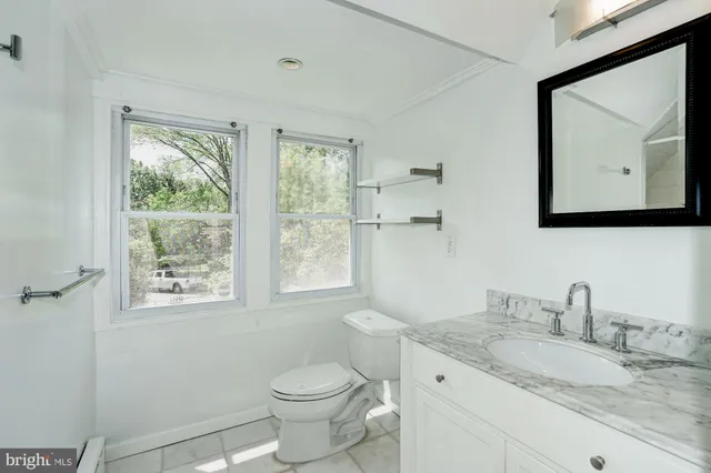 $5,000 | 4350 River Road Northwest, Washington, DC 20016