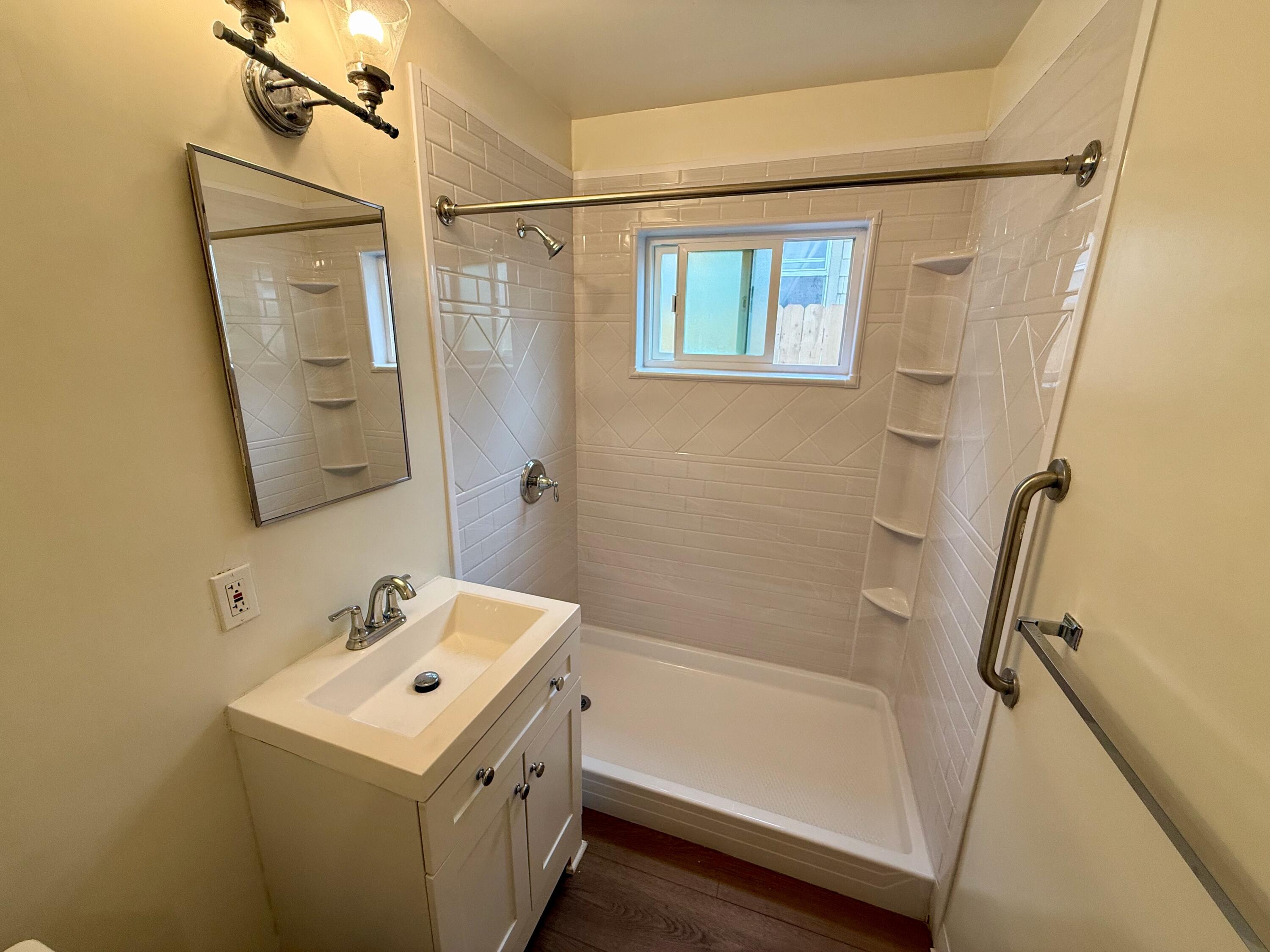 1808 Castillo Street, Unit E Santa Barbara, CA 93101 - Photo 12 of 19 IMG_1742