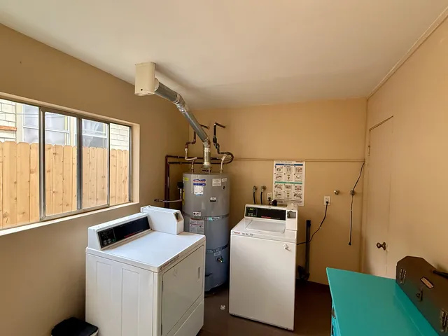 $2,400 | 1808 Castillo Street, Unit E, Santa Barbara, CA 93101