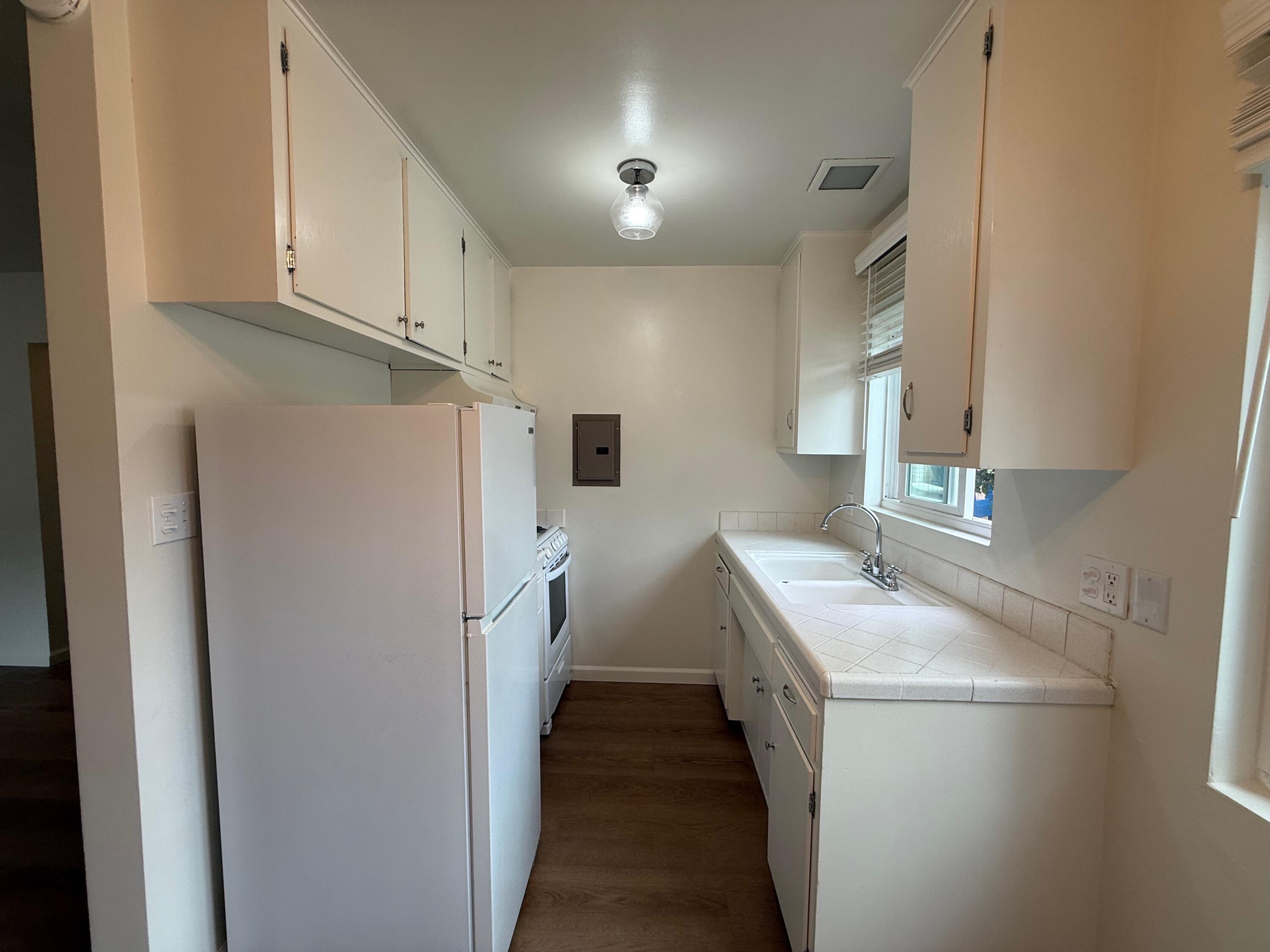 1808 Castillo Street, Unit E Santa Barbara, CA 93101 - Photo 6 of 19 IMG_1752