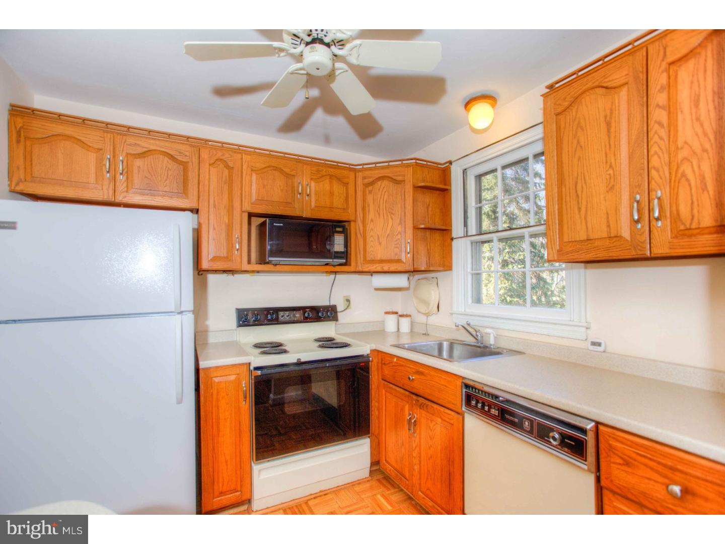 315 Spencer Road Devon, PA 19333 - Photo 4 of 16 Kitchen