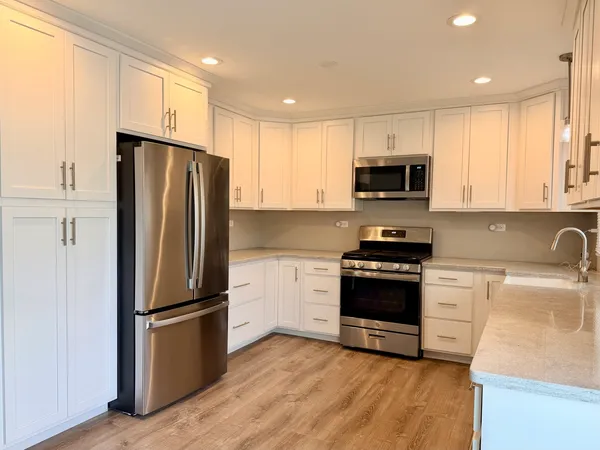 $349,000 | 2704 Myang Avenue, McHenry, IL 60050