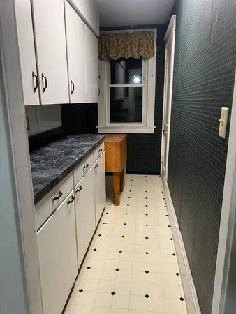 $1,350 | 5 Storrs Street, Unit 2, Ware, MA 01082