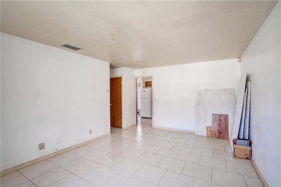 531 Silver Beach Road, Unit 3A Riviera Beach, FL 33403 - Photo 3 of 13 Photo 3