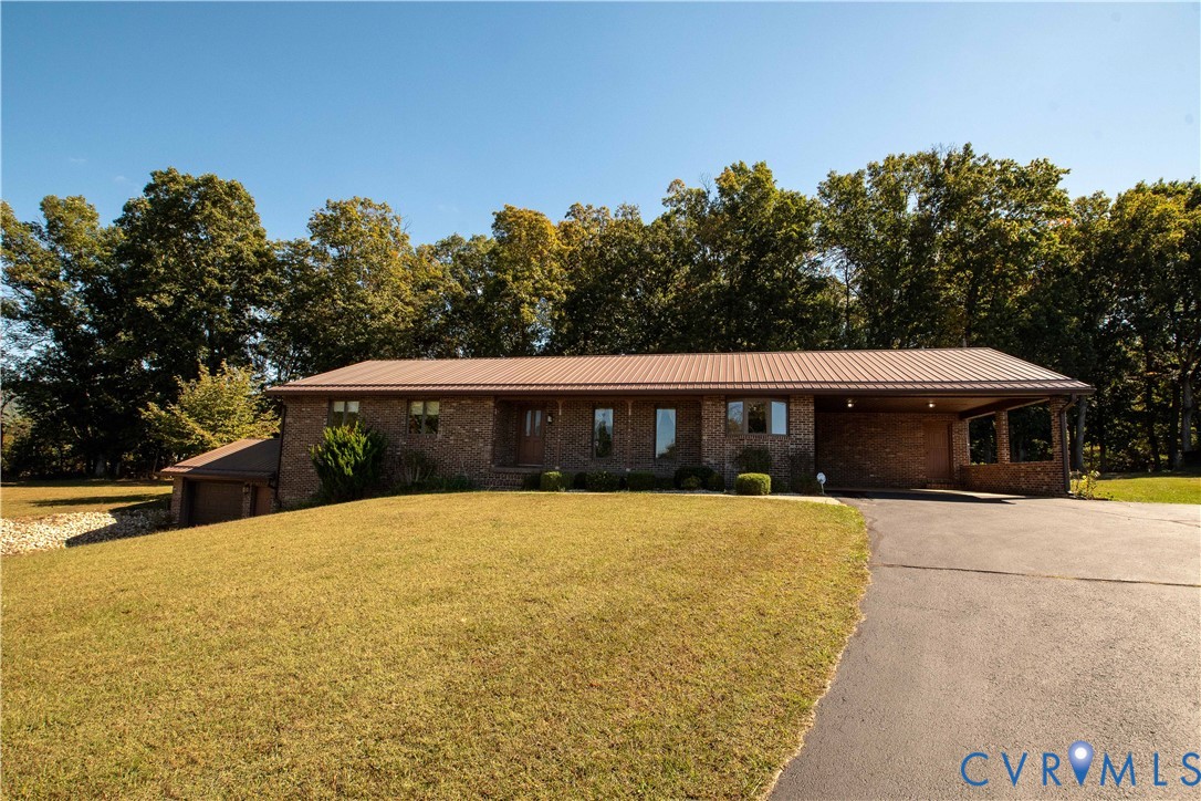 3574 Blose Road Elkton, VA 22827 - Photo 2 of 49 Ranch-style home with a front yard, brick siding,