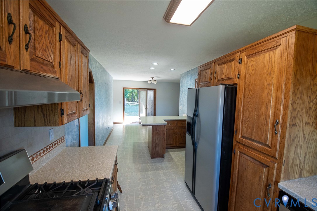 3574 Blose Road Elkton, VA 22827 - Photo 24 of 49 Kitchen with stainless steel appliances, under cab