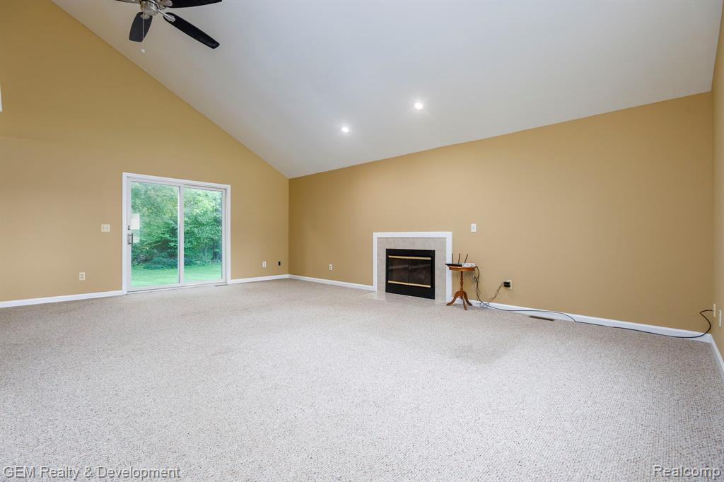 1111 Sarah Road Pinckney, MI 48169 - Photo 5 of 47