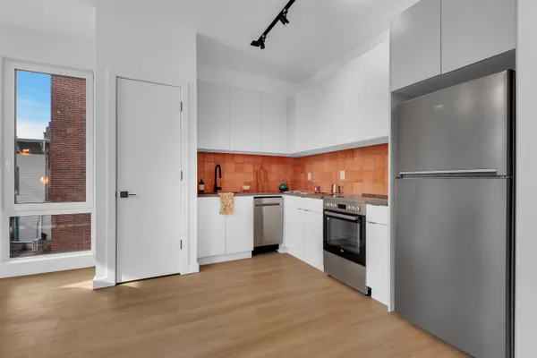 $2,675 | 328 Pacific Avenue, Unit 307, Jersey City, NJ 07304
