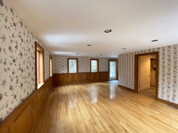 43 Bulkeley Road Littleton, MA 01460 - Photo 4 of 22