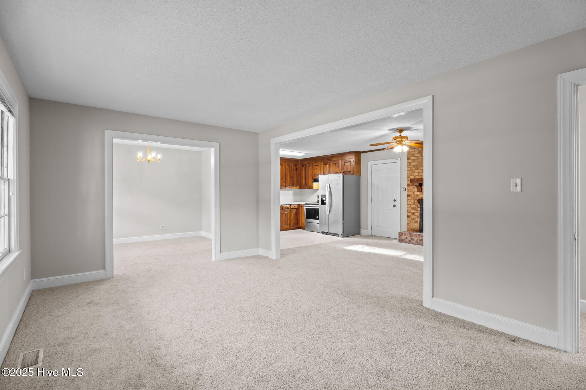 627 Greyson Road Rocky Mount, NC 27804 - Photo 2 of 32 Living Room