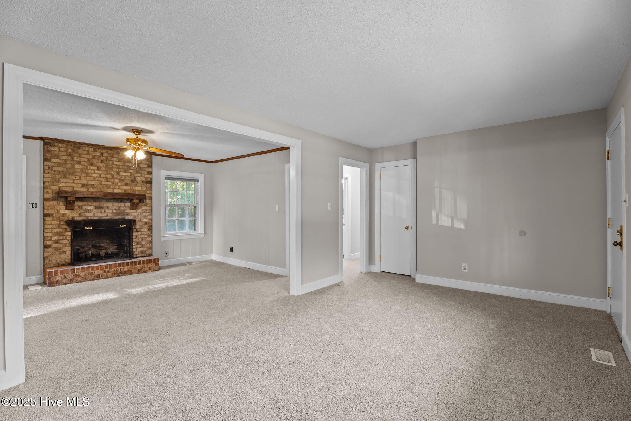 627 Greyson Road Rocky Mount, NC 27804 - Photo 3 of 32 Living Room