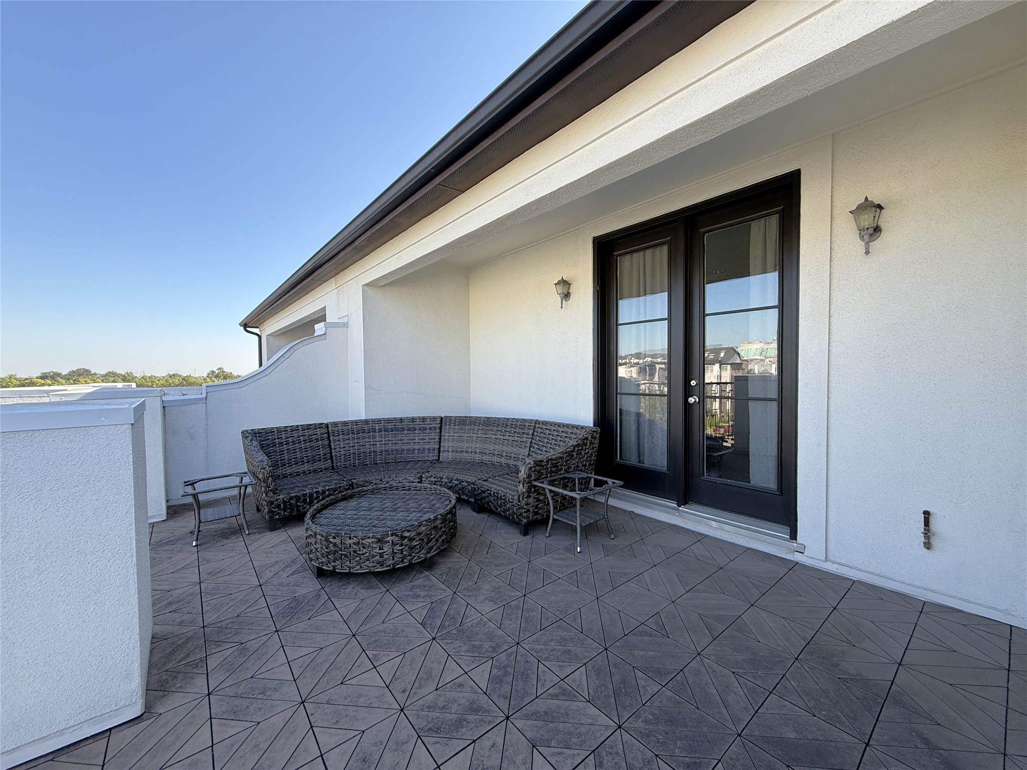 705 Delano Street Houston, TX 77003 - Photo 24 of 28 a living room with furniture