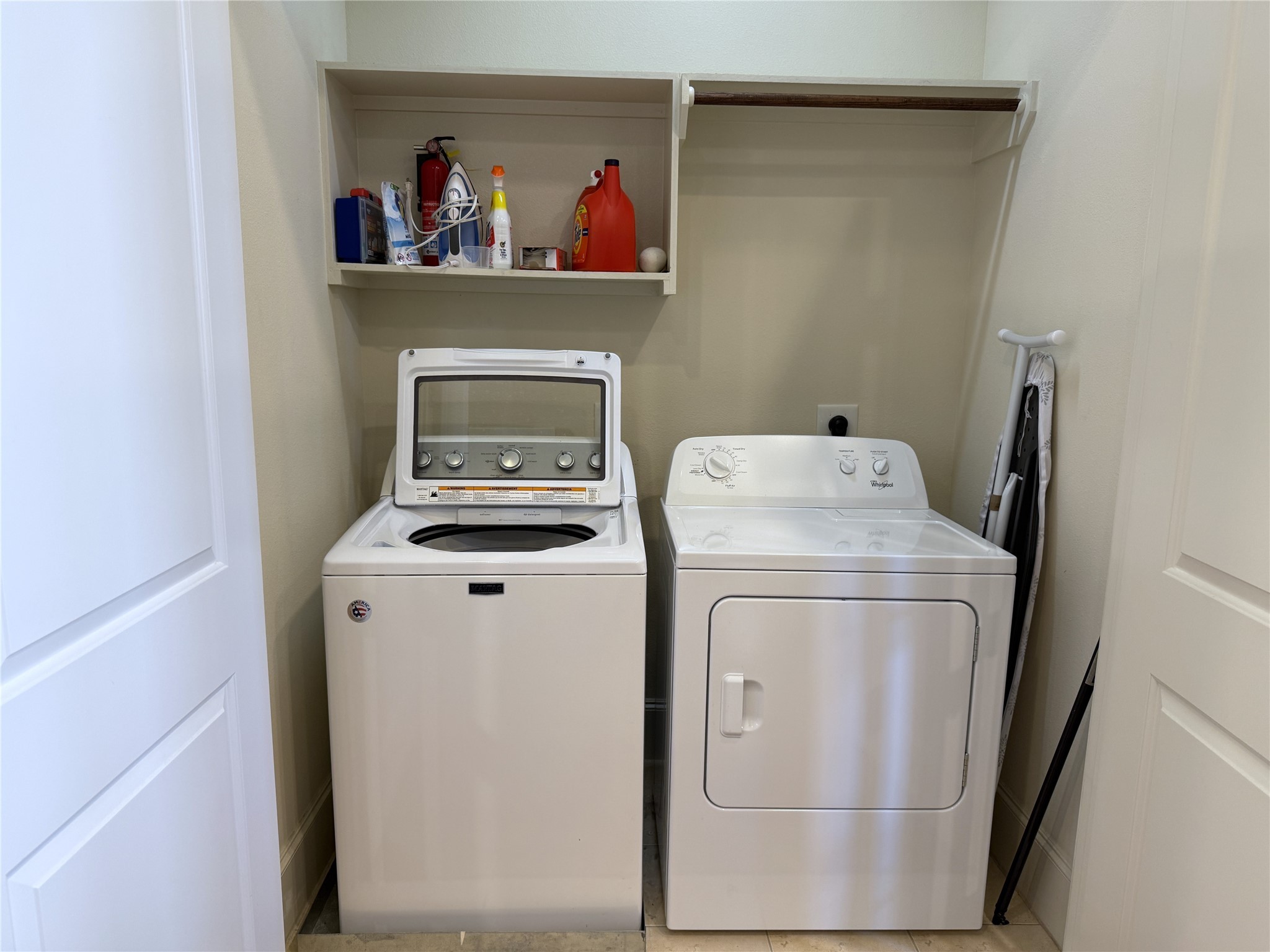 705 Delano Street Houston, TX 77003 - Photo 10 of 28 a utility room with dryer and washer