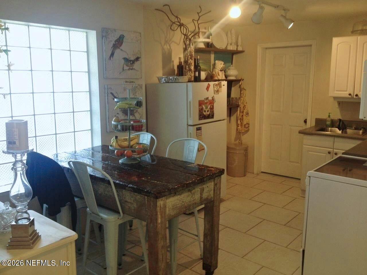 8 10th Street, Unit B St. Augustine, FL 32080 - Photo 3 of 9 2