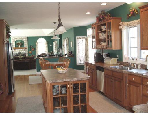 23 Netherwood Road, Unit 23 Windham, NH 03087 - Photo 4 of 12