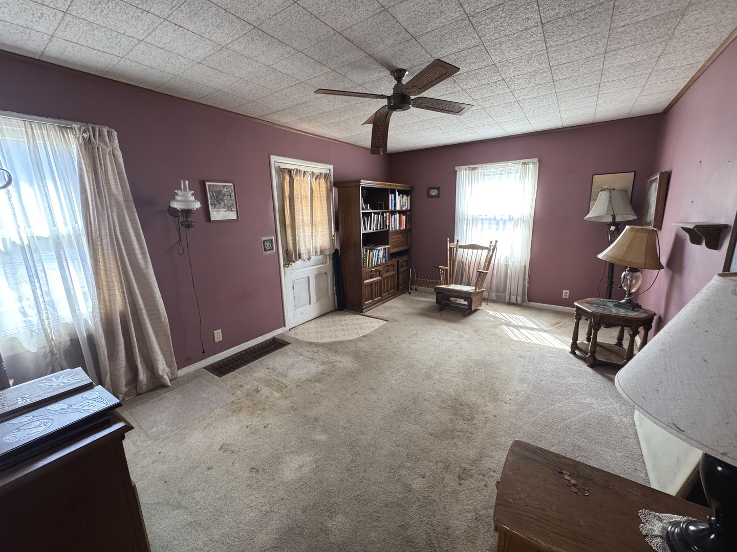 836 North 11th Street Rochelle, IL 61068 - Photo 5 of 11 a view of a livingroom with furniture and a window