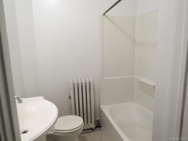 $1,675 | 100 North Street, Unit 4, Middletown, NY 10940