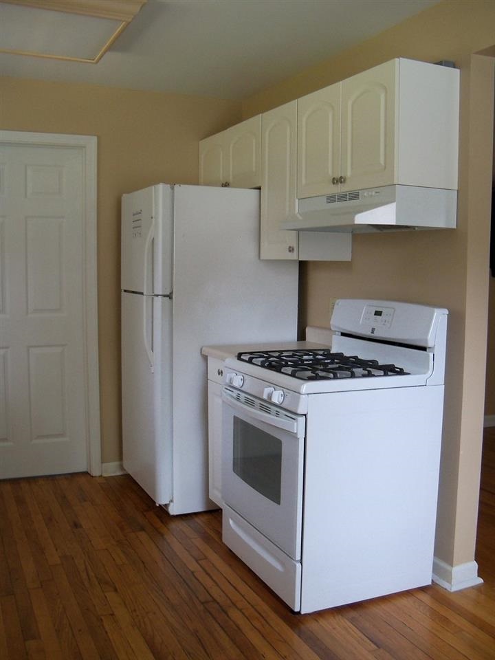 54585 Bittersweet Road Mishawaka, IN 46545 - Photo 7 of 25 Gallery Image 7