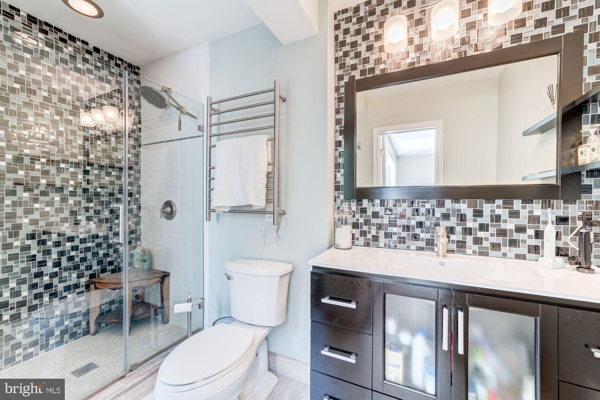 5405 Atlee Place Springfield, VA 22151 - Photo 22 of 30 Master Bath (Bath 2)