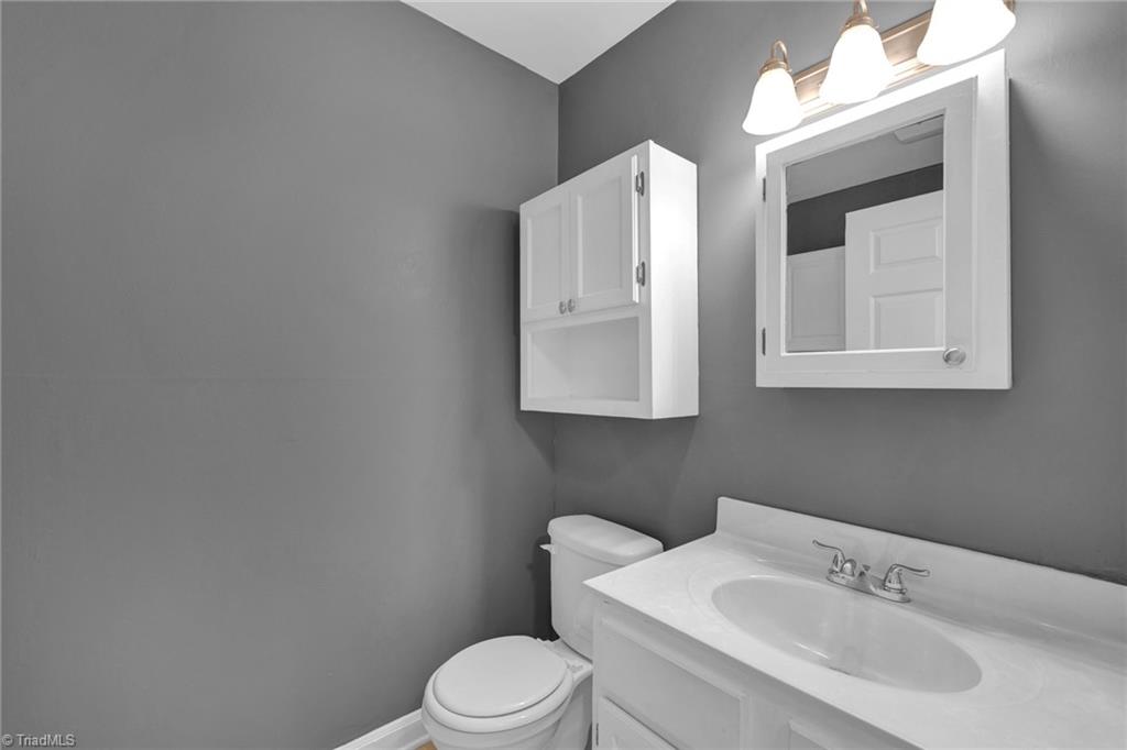1001 Robinhood Road, Unit D High Point, NC 27262 - Photo 8 of 22 Gallery Image 8
