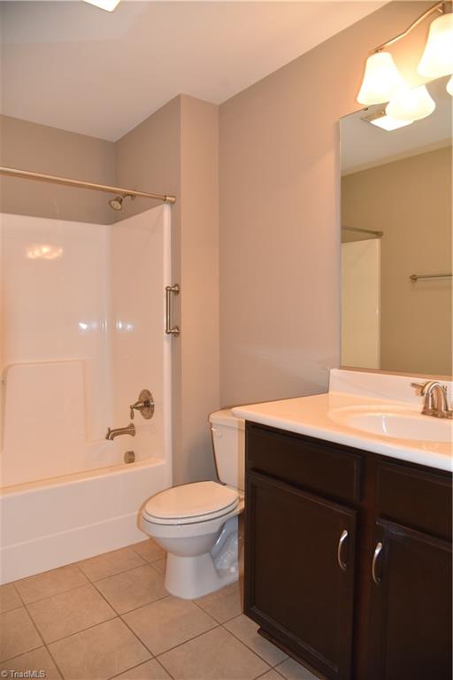 4246 Plantation Ridge Lane Greensboro, NC 27409 - Photo 18 of 30 Hall bath