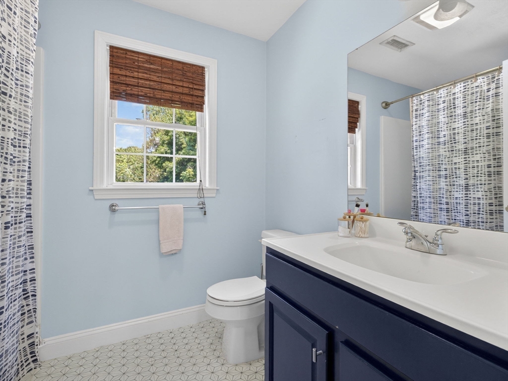 189 Grove Street, Unit 2 Waltham, MA 02453 - Photo 10 of 30